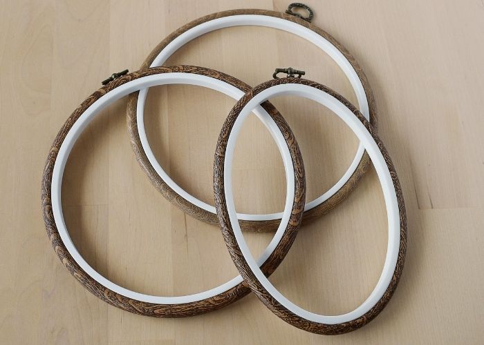 Cercles flexibles pour la broderie à la main de différentes formes