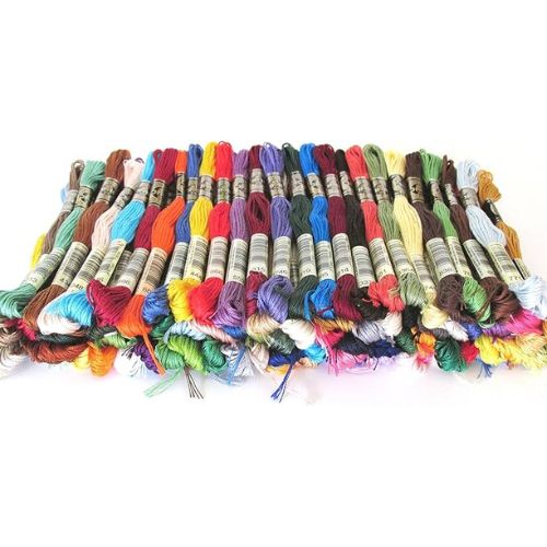 DMC Embroidery Floss Assortment 100 Colors sur Amazon