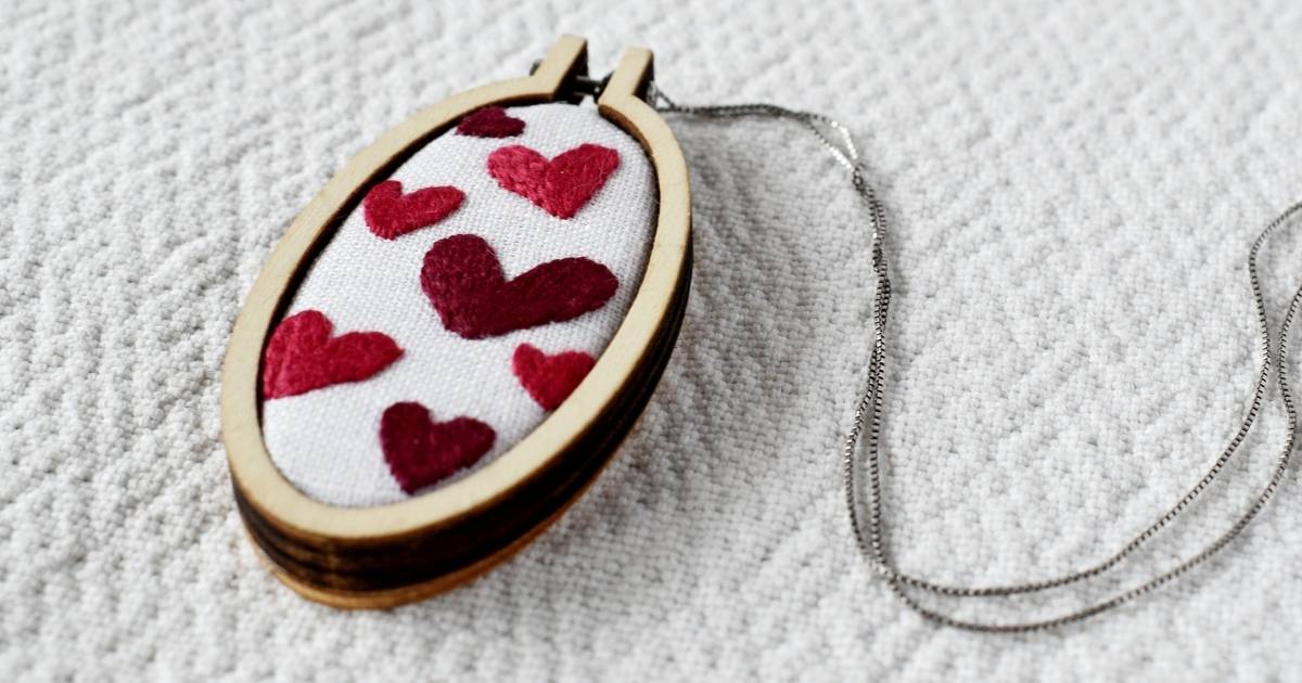 Mini Hoop Pendant Tutorial with Free Heart Embroidery Pattern